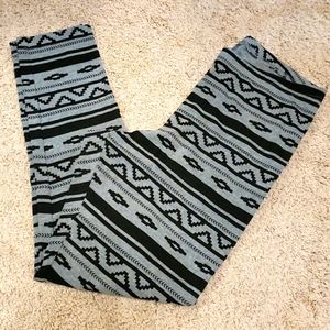 Old Navy Aztec print leggings